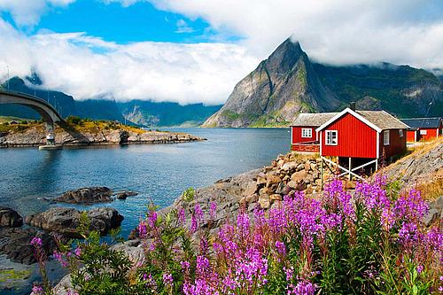 Haus am See in Norwegen